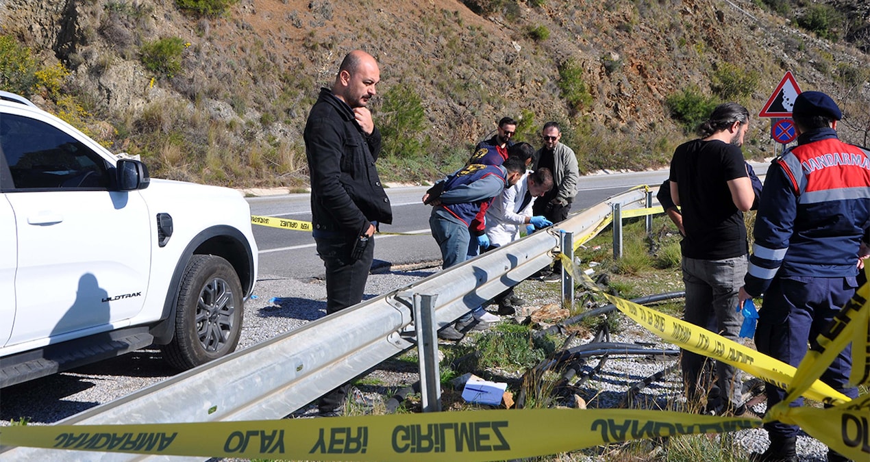 Ayrıntılar Netleşti: Yol kenarında cesedi bulunan kadının kocası yakalanarak gözaltına sevk edildi - En Son Ha