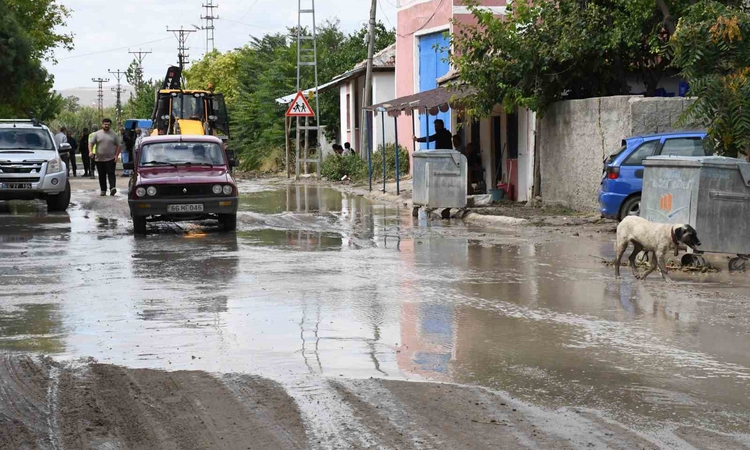 Yozgat Şefaatli'de selde evler ve cami zarar gördü, beton mikseri devrildi | İşte Tüm Ayrıntılar