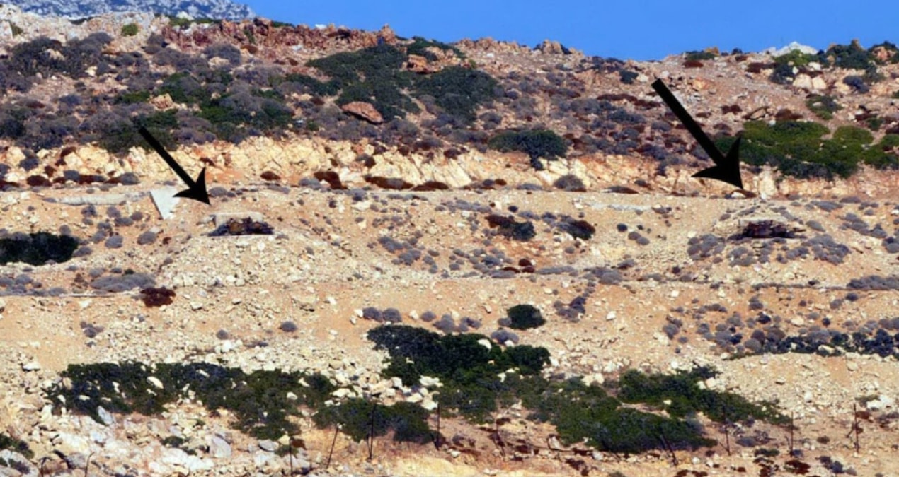 Greeks dig up Aegean Islands and bury weapons - Breaking News