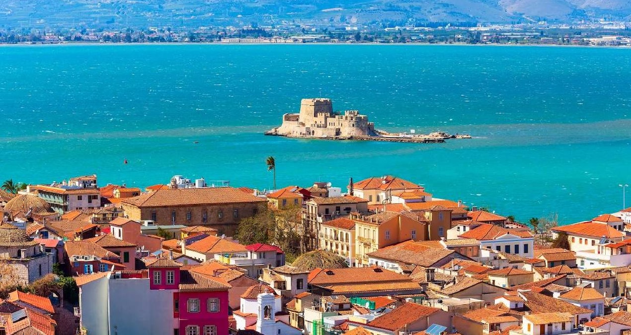 Bir zamanlar başkentti, hilal şeklindeki plajı büyülüyor: En romantik sahil şehri seçildi - Son Dakika Haberle