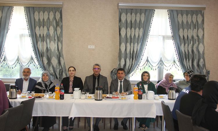 Meeting with families of martyrs and veterans in Zara - Last Minute