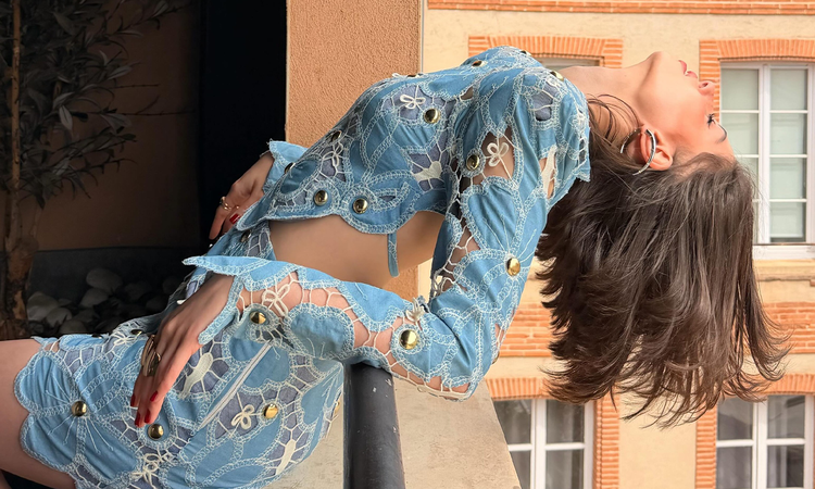 Zeynep Atılgan's trip on the balcony became an event - News