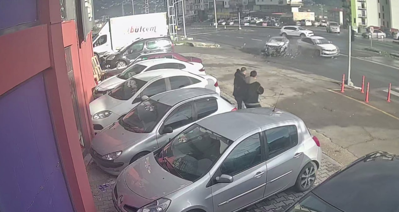 Ayrıntılar Netleşti: Zonguldak'ta feci kaza kamerada: 7 yaralı - En Son Haber | İşte Tüm Ayrıntılar