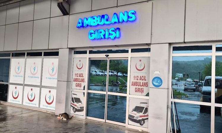 Son Gelişme: Zonguldak'ta minibüs motosikletle çarpıştı: 17 yaşındaki sürücü ağır yaralandı - Son Dakika Haber